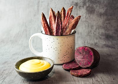 Frites de patates douces violettes