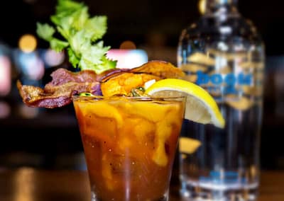 Mary ist wieder im Wurzelkeller