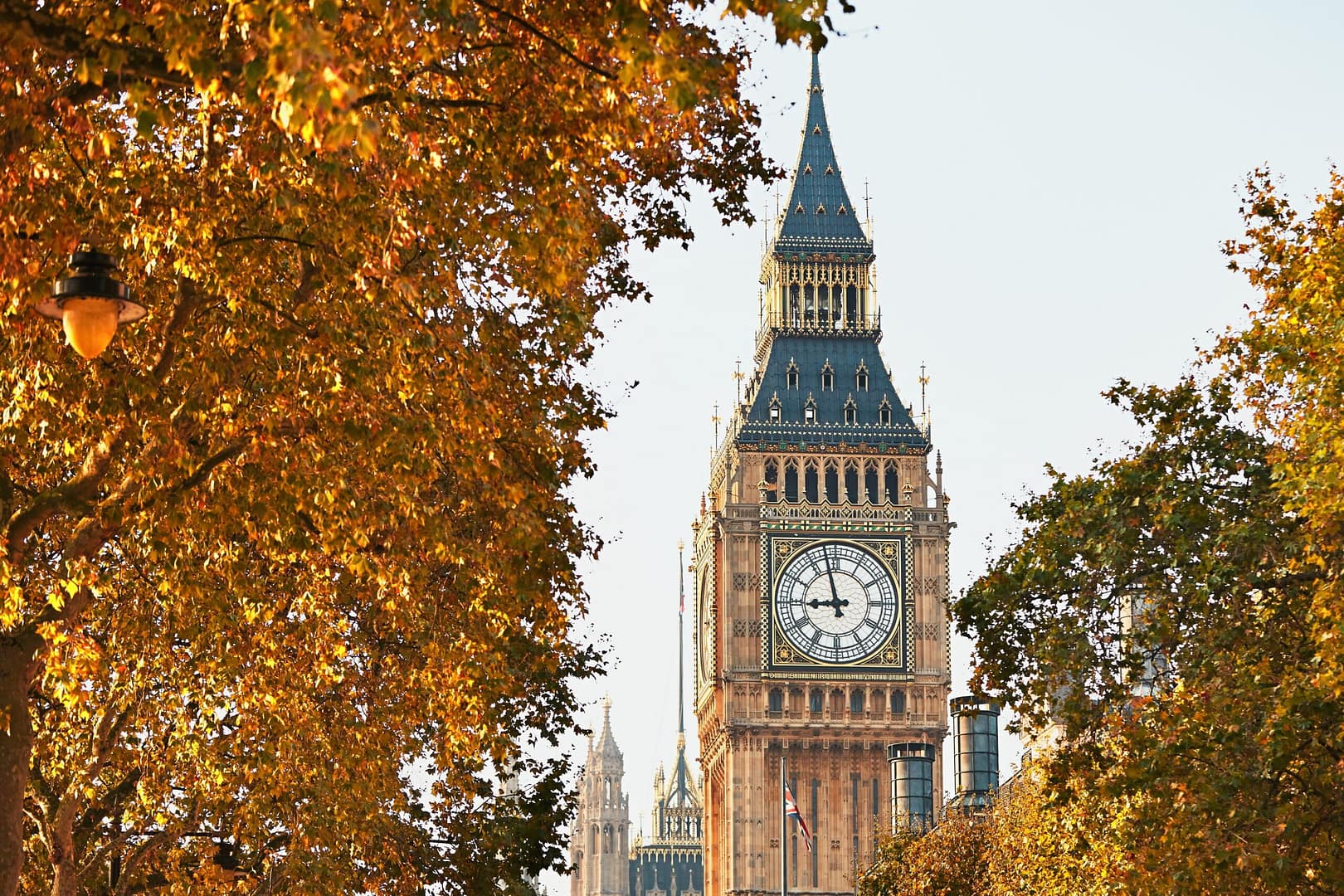 Big Ben in sunny autumn day